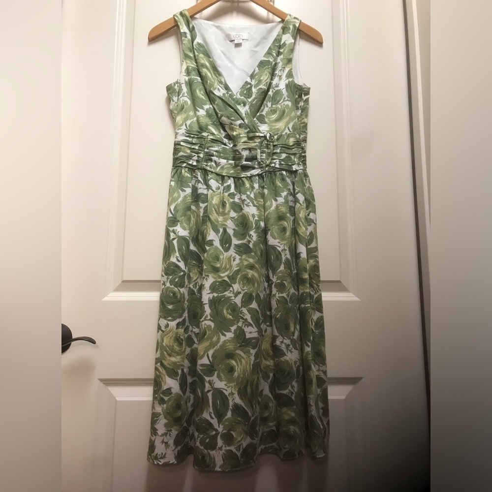 Ann Taylor Loft Sleeveless, V-Neck Green and White Floral Dress